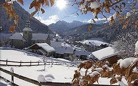 Les Touristes Hotel