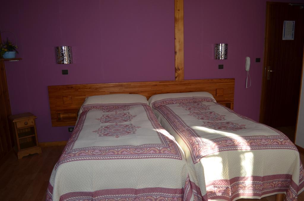 Les Touristes Hotel Abondance Kamer foto