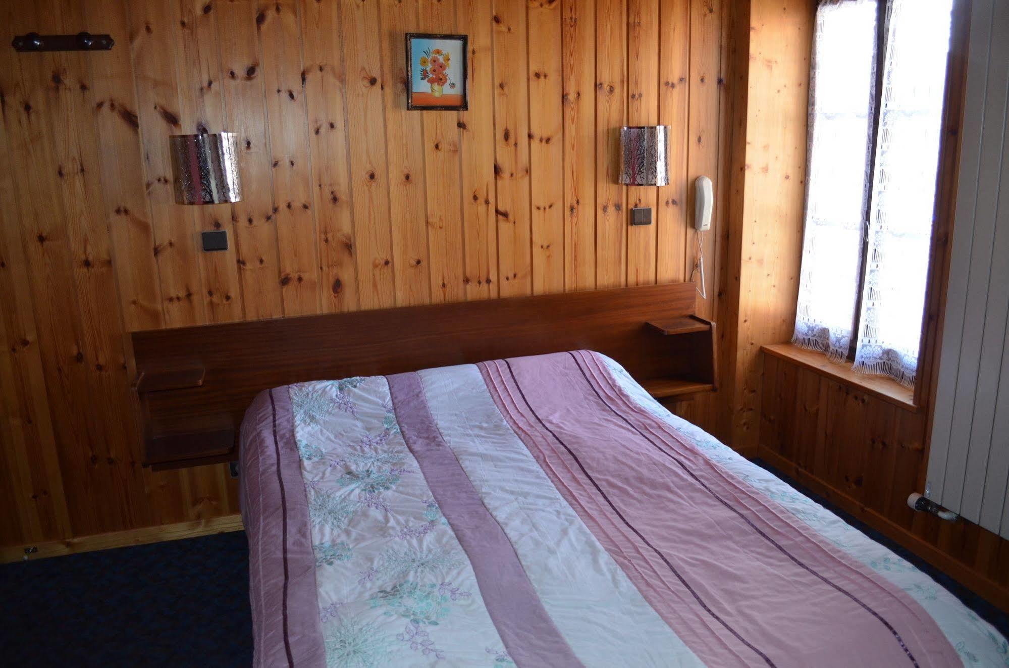 Les Touristes Hotel Abondance Buitenkant foto